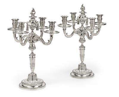 A pair of five-flame candelabras, - Nábytek