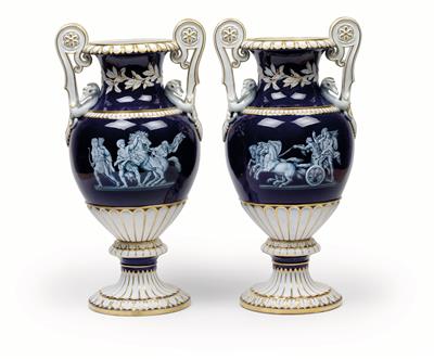 A pair of vases with Limoges painting, - Nábytek