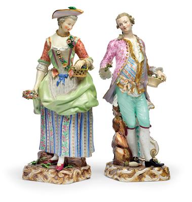 A large gardener couple, - Works of Art - Furniture, Sculptures, Glass and Porcelain