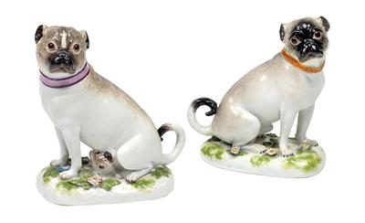 A male and female pug dog with their young drinking, - Oggetti d'arte - Mobili, sculture, vetri e porcellane