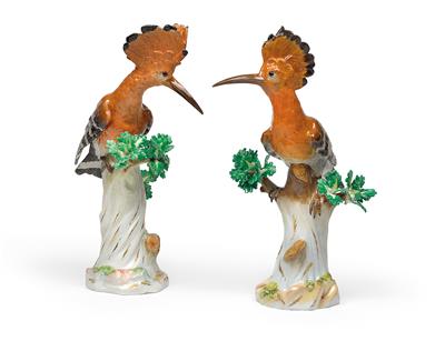 A pair of hoopoes perched on a tree trunk with oak leaves, - Works of Art - Furniture, Sculptures, Glass and Porcelain