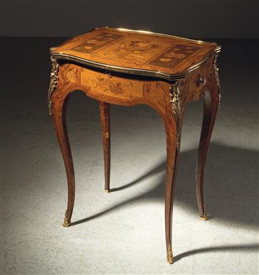 A small rectangular salon worktable - Starožitnosti - Nábytek, Sochařská díla, Sklo a Porcelán