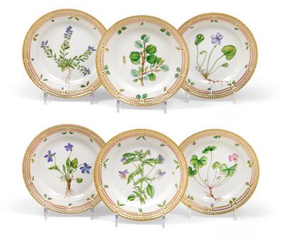 Flora Danica dessert plates, - Works of Art - Furniture, Sculptures, Glass and Porcelain