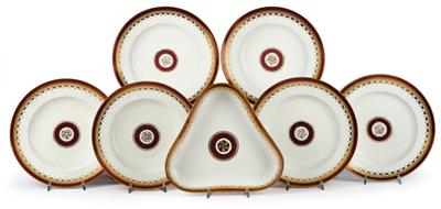 6 Dinner Plates and Triangular Bowls, - Mobili e Antiquariato