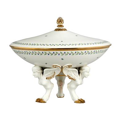 A Centrepiece with Cover, - Mobili e Antiquariato