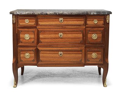 A French Salon Chest of Drawers, - Starožitnosti