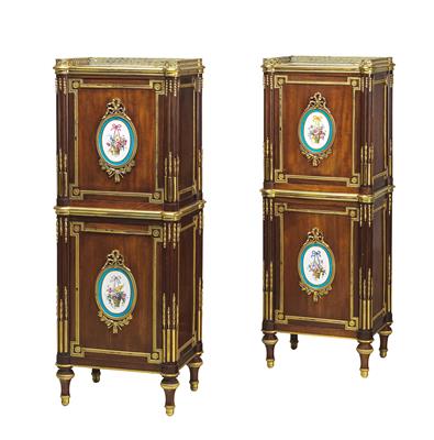 A Pair of Small Pier Cabinets, - Mobili e Antiquariato