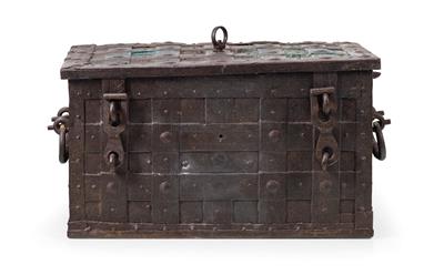 An Iron Casket, 18th Century, - Antiquariato e mobili