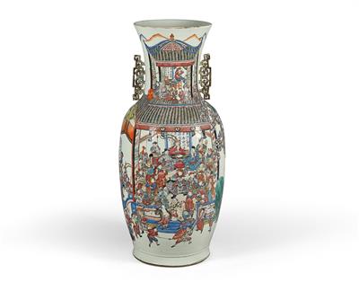 A Large ‘Famille Rose’ Vase, China, Mid-19th Century - Starožitnosti