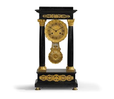 A Neo-Classical Marble Mantel Clock - Antiquariato e mobili