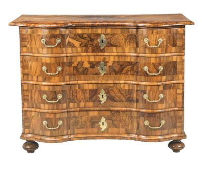 A German Baroque Chest of Drawers, - Antiquariato