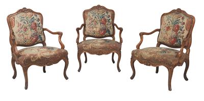 Satz von drei französischen Fauteuils, - Möbel und Antiquitäten