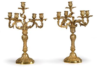 A pair of five-arm candelabra, - Mobili