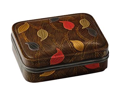 A Small Lacquer Box (Tebako), - L’Art de Vivre