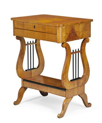 A Biedermeier Sewing Table, - Starožitnosti a nábytek