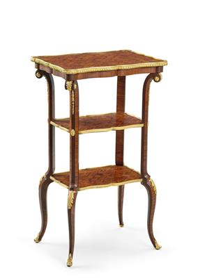 An Exquisite French Étagère Table, - Anitiquariato e mobili