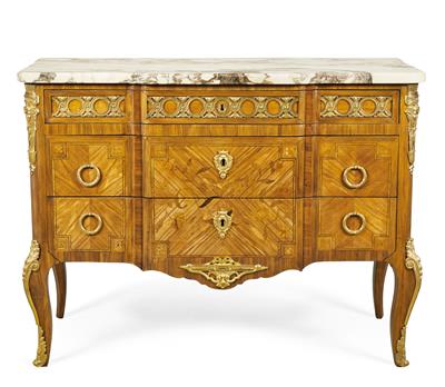 A French Salon Chest of Drawers, - Anitiquariato e mobili