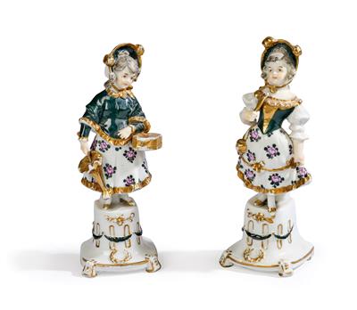 Mädchen mit Fächer und Mädchen mit Schirm, Rudolstadt-Volkstedt, 1. Viertel 20. Jh., (aus einer Wiener Sammlung) - Antiquitäten & Möbel