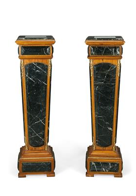 A Pair of Flower and Bust Stands, - Anitiquariato e mobili