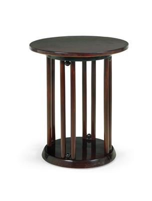 A Round Side Table, - Anitiquariato e mobili