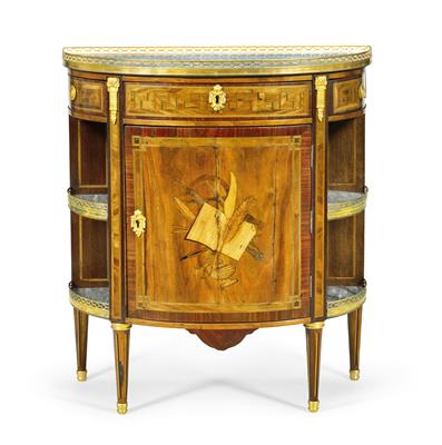 A Salon Cabinet in So-Called ‘Demilune’ Form, - Anitiquariato e mobili