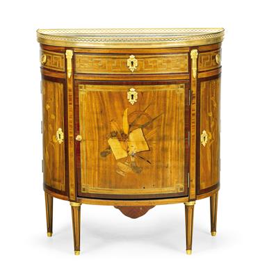 A Salon Cabinet in So-Called ‘Demilune’ Form, - Antiques & Furniture