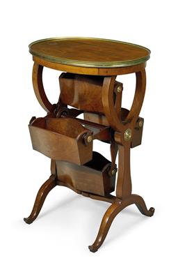 An Unusual Oval Sewing Table or Worktable, (from a Viennese Collection) - Starožitnosti a nábytek