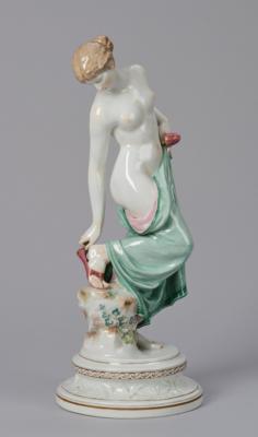 “After the Bath” Meissen, Second Half of the 19th Century, - Nábytek, starožitnosti, sklo a porcelán