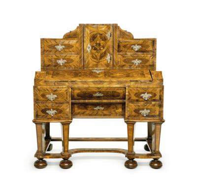 A Baroque Secretary Desk, - Mobili e anitiquariato, vetri e porcellane