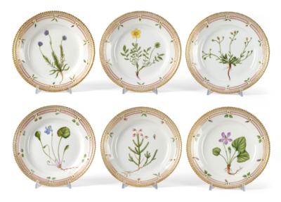 Flora Danica Dessert Plates, Royal Copenhagen, Denmark c. 1980, - Furniture, Works of Art, Glass & Porcelain