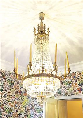 A Small Lobmeyr Chandelier in Baroque Style, Vienna, - Nábytek, starožitnosti, sklo a porcelán