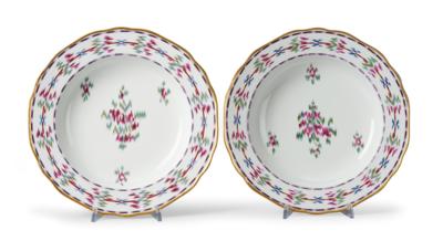A Pair of Soup Plates with “Chintz Pattern”, Imperial Manufactory, Vienna 1785, - Mobili e anitiquariato, vetri e porcellane