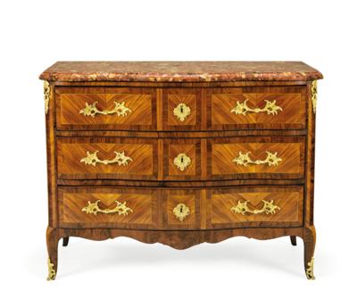 A Salon Chest of Drawers, - Furniture, Works of Art, Glass & Porcelain