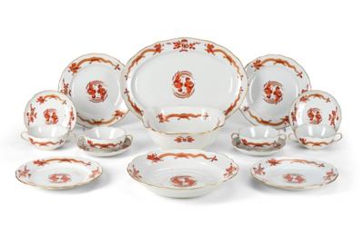 A Dinner Service with “Red Court Dragon” décor, Meissen c. 1960, - Nábytek, starožitnosti, sklo a porcelán