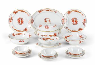 A Dinner Service with “Red Court Dragon” décor, Meissen c. 1960, - Furniture, Works of Art, Glass & Porcelain