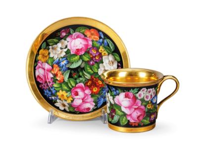 A Cup and Saucer with Large Painted Floral Motifs, Schlaggenwald, Bohemia, 1817–1830, - Nábytek, starožitnosti, sklo a porcelán