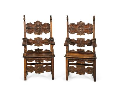 Two Slightly Different Early Baroque Chairs from Italy, - Mobili e anitiquariato, vetri e porcellane