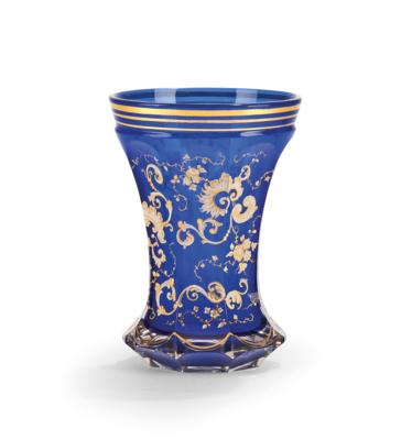 Eleganter Biedermeier-Becher, Böhmen um 1820–1830, - Möbel; Antiquitäten; Glas und Porzellan