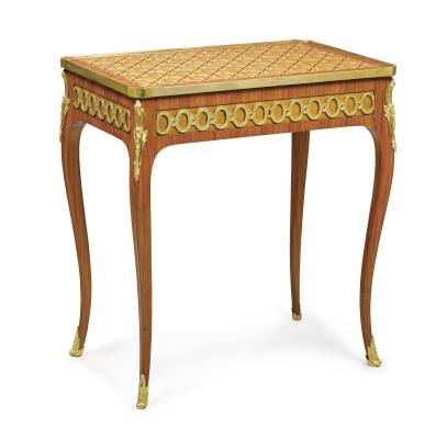 An Exquisite Rectangular Salon Table, - Mobili; oggetti d'antiquariato; vetro e porcellana
