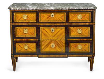 A Neo-Classical Salon Chest of Drawers, - Mobili; oggetti d'antiquariato; vetro e porcellana