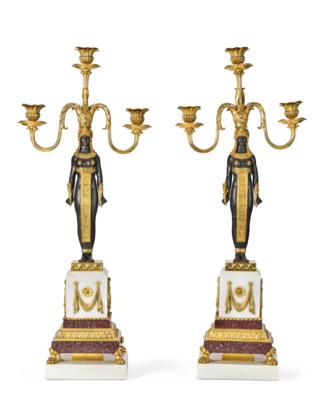 Pietro Mertz (tätig Neapel 1. Drittel 19. Jh.) - Paar dreiflammige Kandelaber im ägyptischen Stil, - Möbel; Antiquitäten; Glas und Porzellan