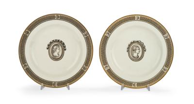 Portrait Plates with Bust of a Lady with Diadem and Boy with Hair Cap, Imperial Manufactory Vienna, 1784, - Mobili; oggetti d'antiquariato; vetro e porcellana