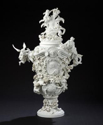 A Magnificent Lidded Vase with the Portrait of “Frederick Augustus III King of Saxony” Dresden 1865–1932 Sibyllenort Castle, Meissen 1905–1910, - Nábytek; starožitnosti; sklo a porcelán