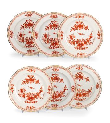 Magnificent Dinner Plates, Meissen c. 1980, “Coral Red Indian Painting with Gold Dots and Gold Rims”, - Nábytek; starožitnosti; sklo a porcelán