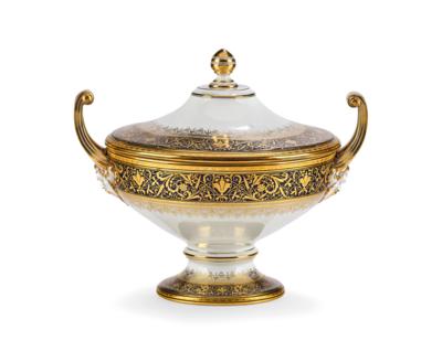 A Magnificent Soup Tureen with Cover as Epergne, Pirkenhammer c. 1900, Bohemia, - Furniture; works of art; glass and porcelain