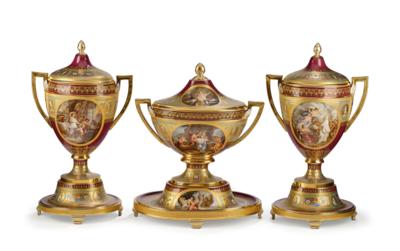 A Magnificent Set of 2 Covered Vases with Base and 1 Centrepiece with Cover and Base, Bohemia, Pirkenhammer, 1887 until 19th Century, - Furniture; works of art; glass and porcelain