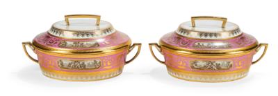 A Magnificent Pair of Vegetable Tureens with Covers and Angular Golden Handles in Neo-Classical Style, Imperial Manufactory Vienna 1805, 1808, - Mobili; oggetti d'antiquariato; vetro e porcellana