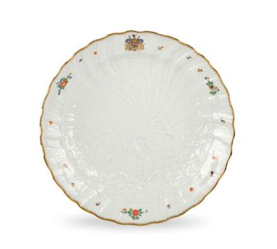 A Bowl from the “Swan Service” for Count Brühl with the Brühl-Kolowrat-Krakowsky Alliance Coat of Arms, Meissen c. 1960–1970, - Mobili; oggetti d'antiquariato; vetro e porcellana