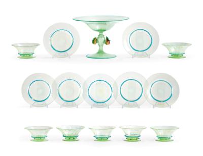 Venetian Desert Plates, 1 Centrepiece, 9 Bowls on Foot and 15 Saucers, Venice Murano c. 1980, - Furniture; works of art; glass and porcelain