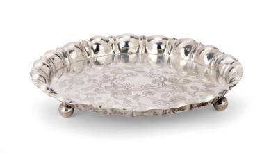 A Footed Platter from Vienna, - Una Collezione dalla Stiria I